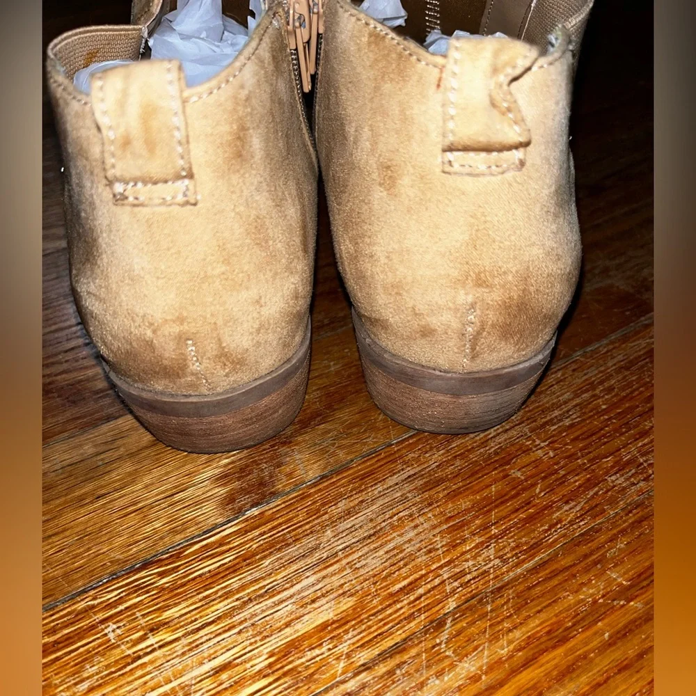Carlos beige ankle booties size 9.5 western spring country rodeo cowgirl neutral